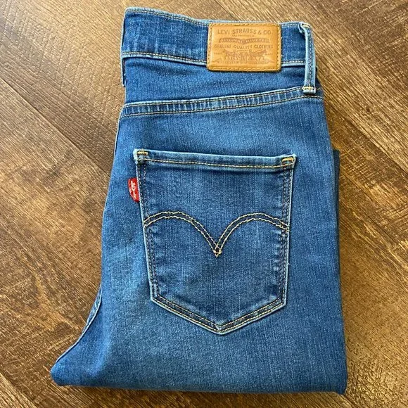 Levi’s - Picture 9 of 10